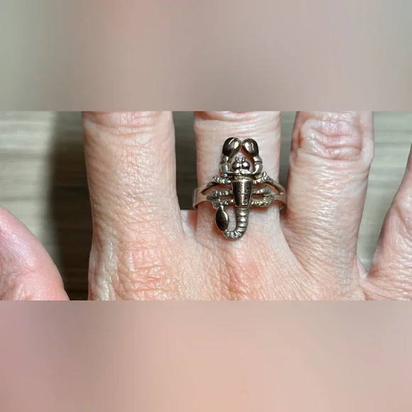 Vintage Handmade 950 Silver & 18K Gold Accented Scorpion Ring, Size 9 - Picture 8 of 11